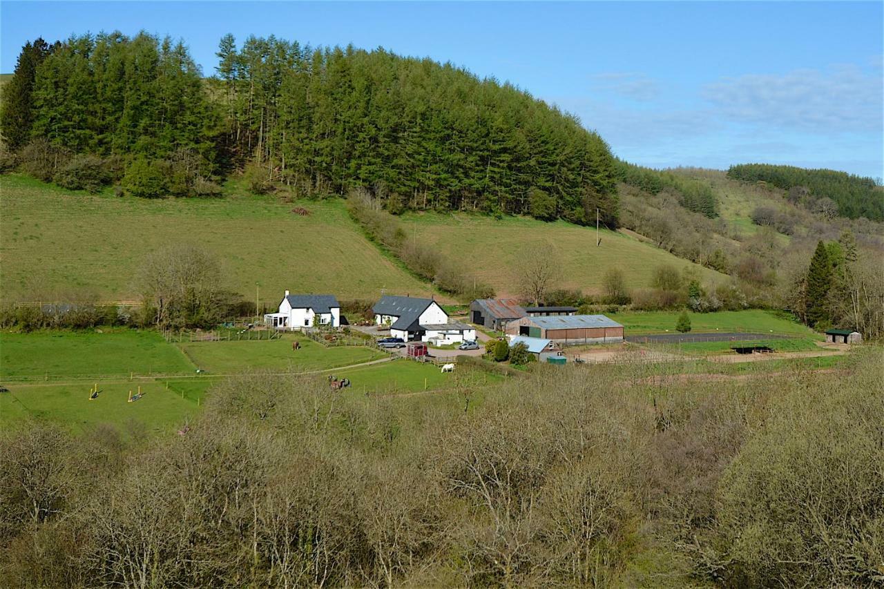 Apartmán Snug Oak Hut With A View On A Welsh Hill Farm Brecon Exteriér fotografie
